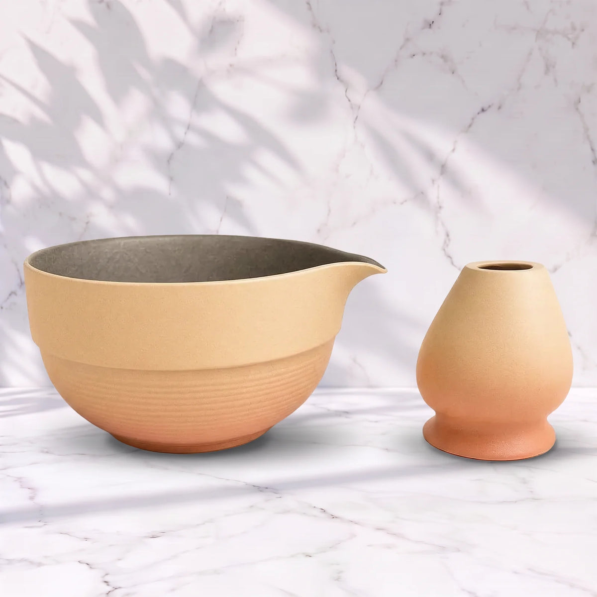 Matcha indų rinkinys PEACH – persikinės spalvos dubenėlis su snapeliu ir laikiklis, Belly Mood