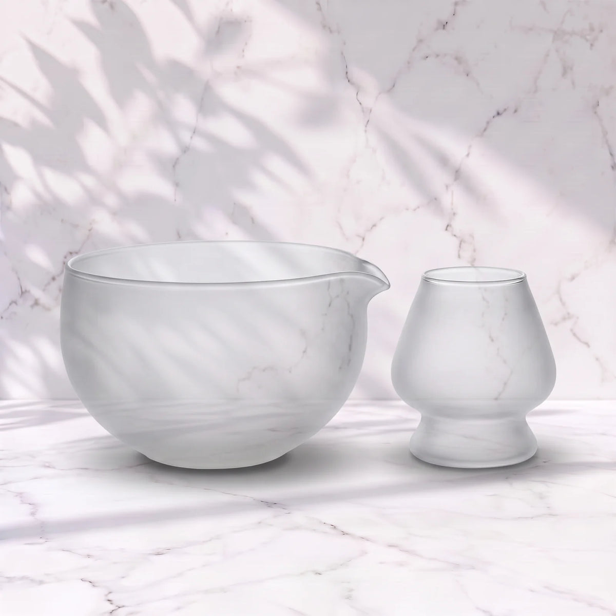 Matcha indų rinkinys GLASS – matinio stiklo dubenėlis su snapeliu ir laikiklis, Belly Mood