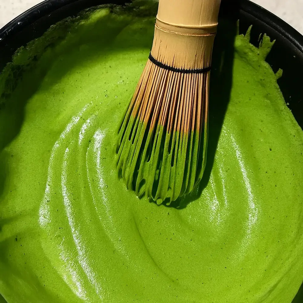 Matcha ryškiai žalia spalva