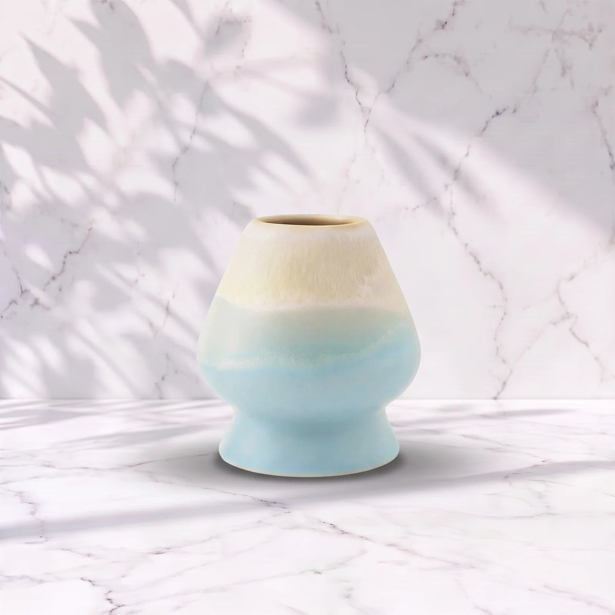 Matcha šluotelės laikiklis SKY BLUE – keraminis, Belly Mood
