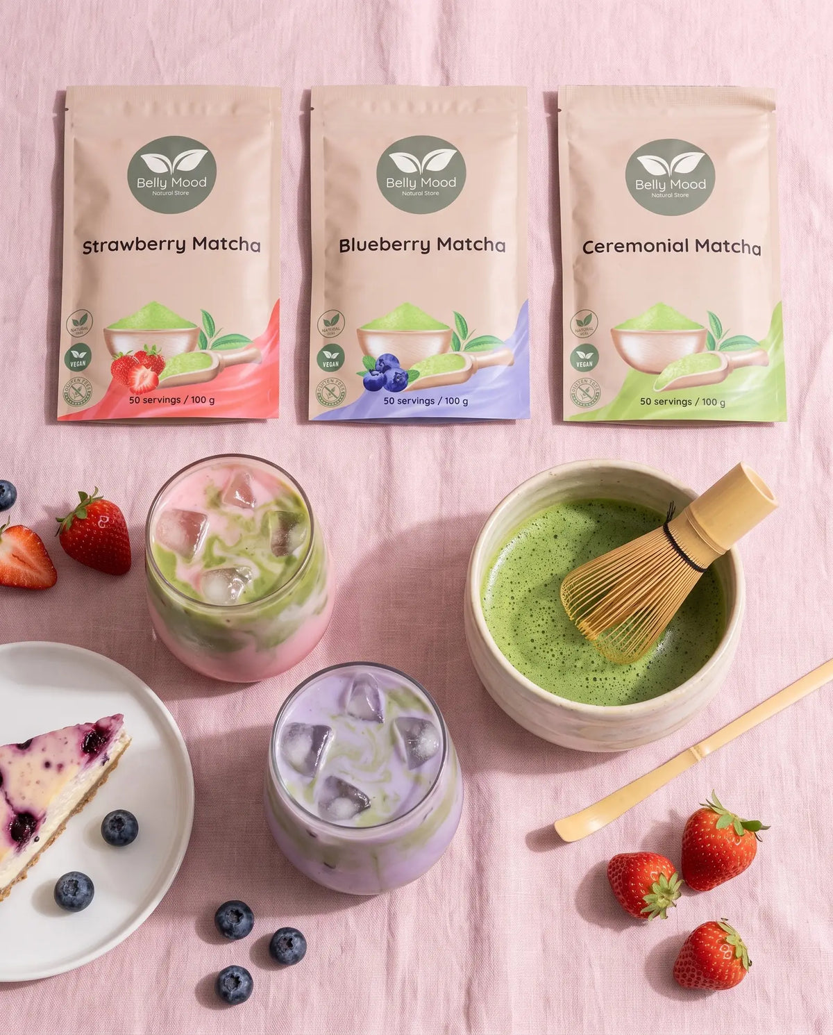 Smaližių matcha rinkinys – braškinė, mėlynių ir ceremoninė matcha su latte ir uogomis – Belly Mood